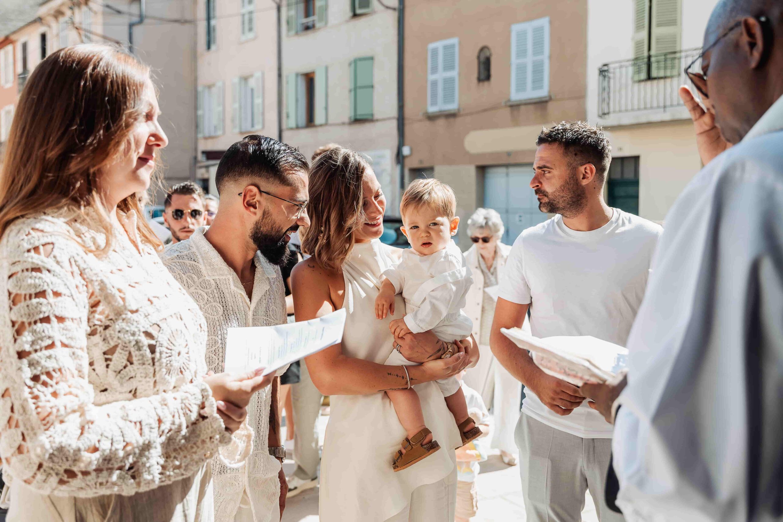 photographe-bapteme-hyeres-var-ceremonie-eglise-bebe