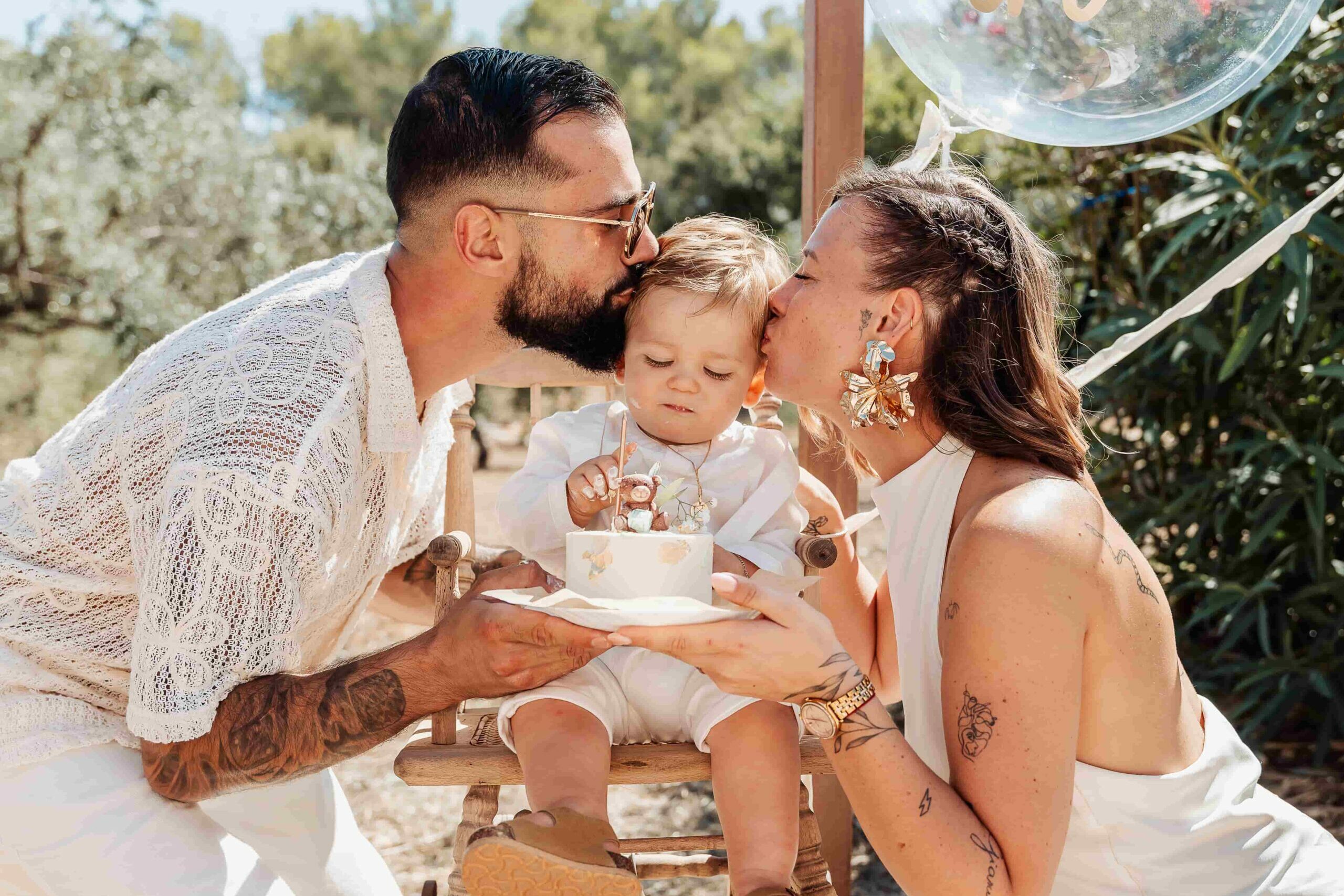 photographe-bapteme-hyeres-var-portrait-bebe-bonheur