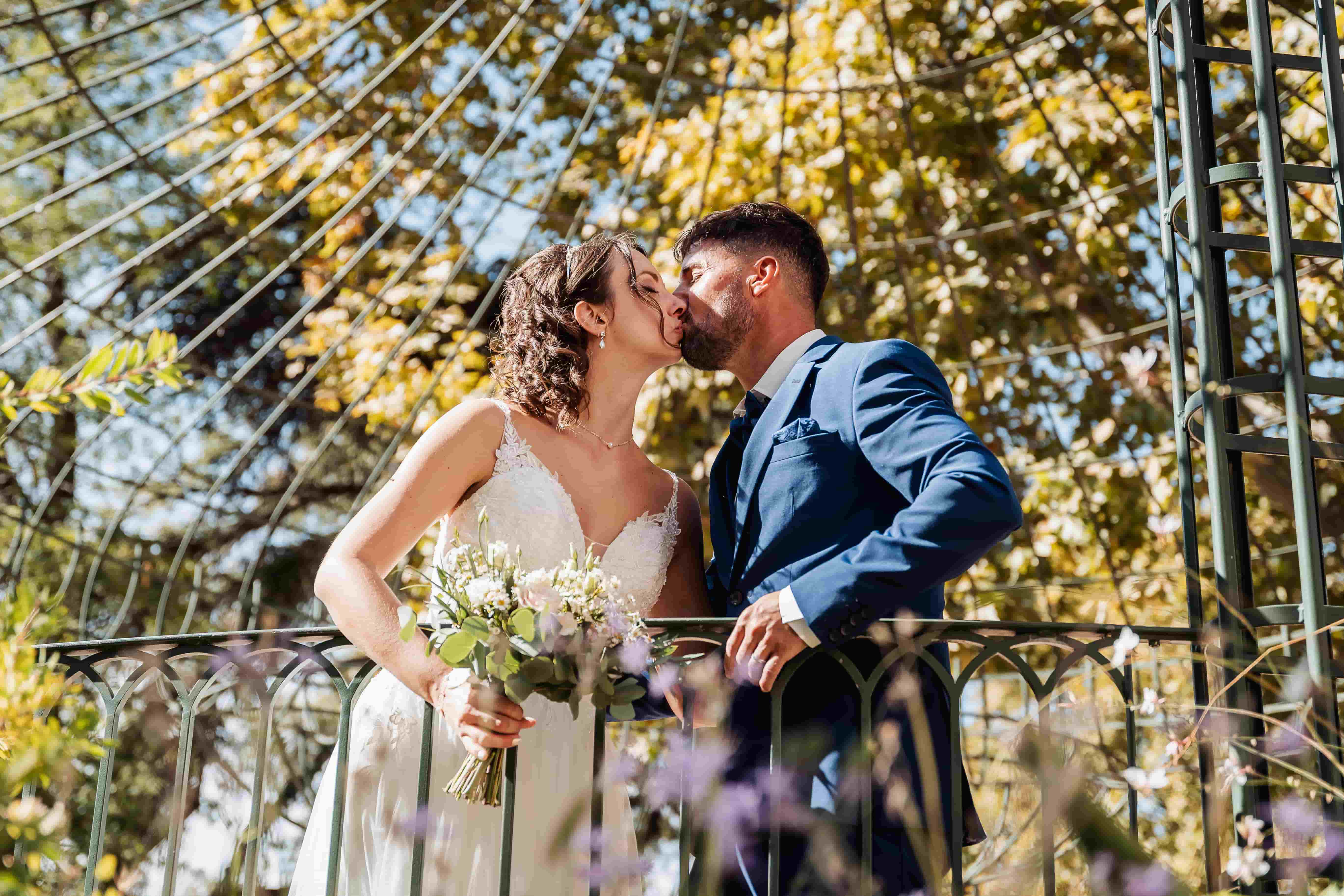 photographe-mariage-hyeres-portrait-couple-parc