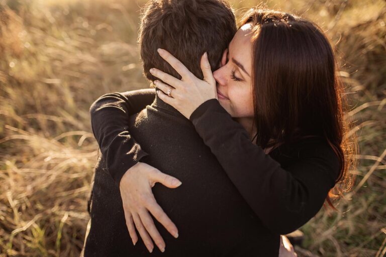 Love session aux salins, ambiance lifestyle et fiançailles