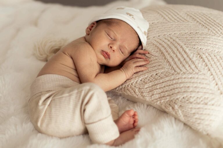 shooting-lifestyle-hyeres-nouveau-ne-paisible