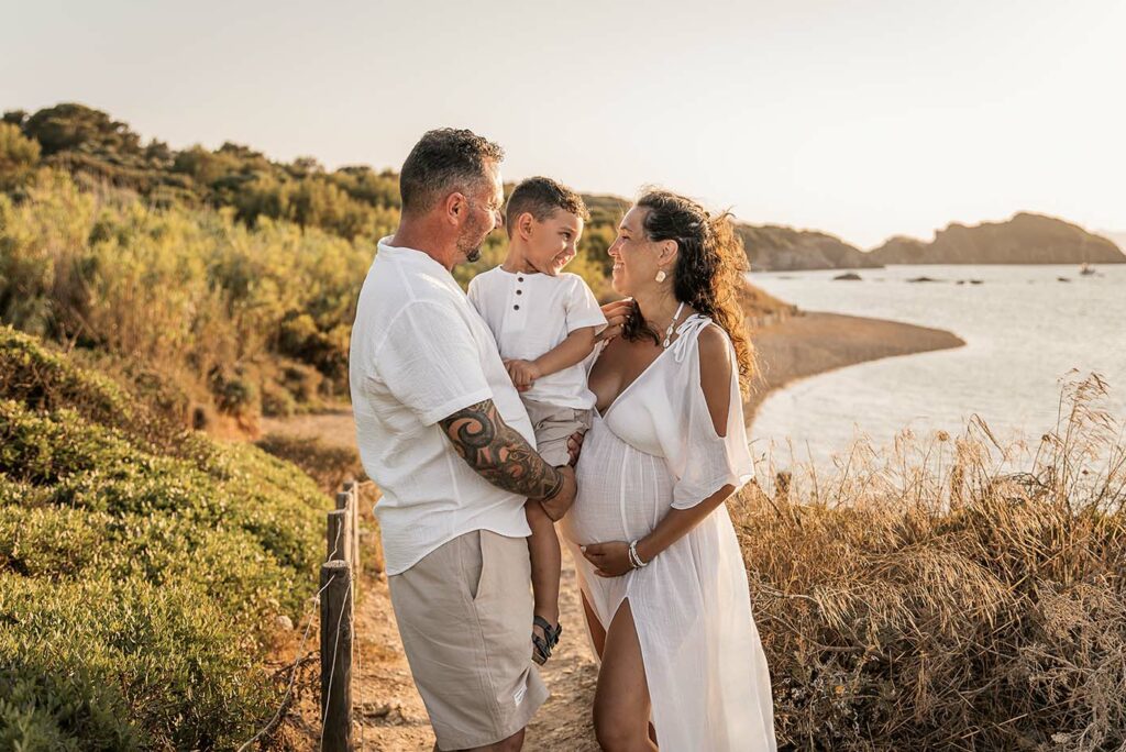 seance-photo-grossesse-famille-crique-sauvage